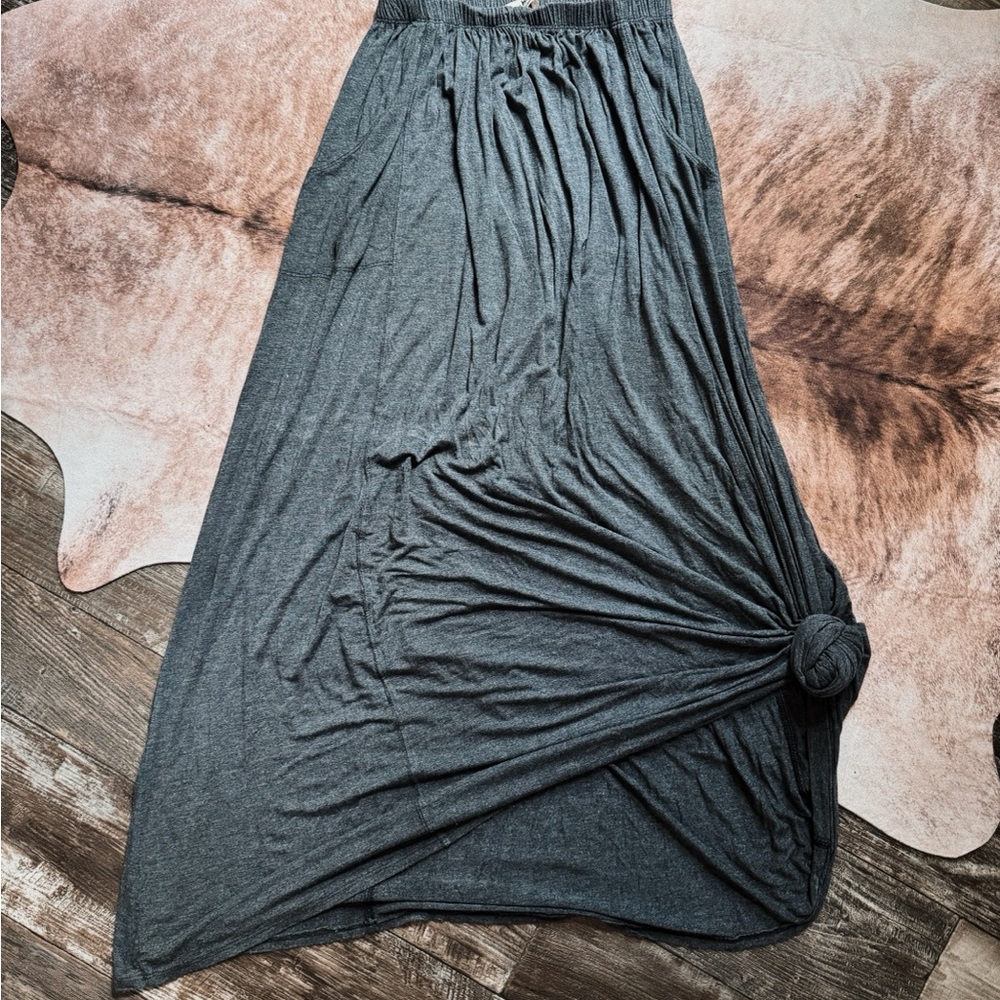 Grey stretch skirt